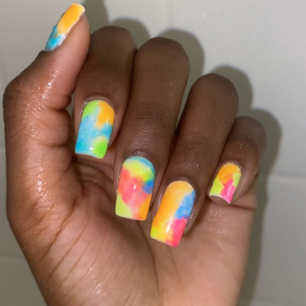 Tie-dye nails. Unique summer nail designs.