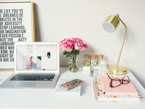 beginner bloggers SEO tips. blog on desktop