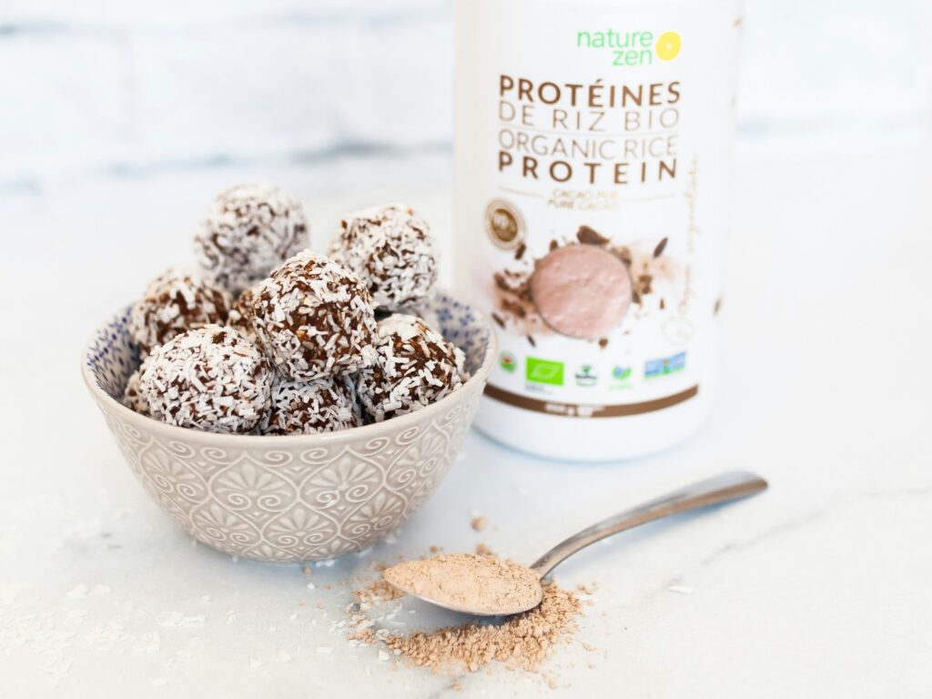 Easy and delicious high protein snacks. High protein desserts and snacks